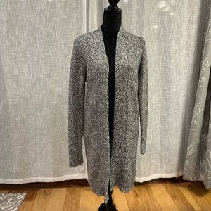 Apt 9 gray sweater with shimmer; size women’s M. Gently used.